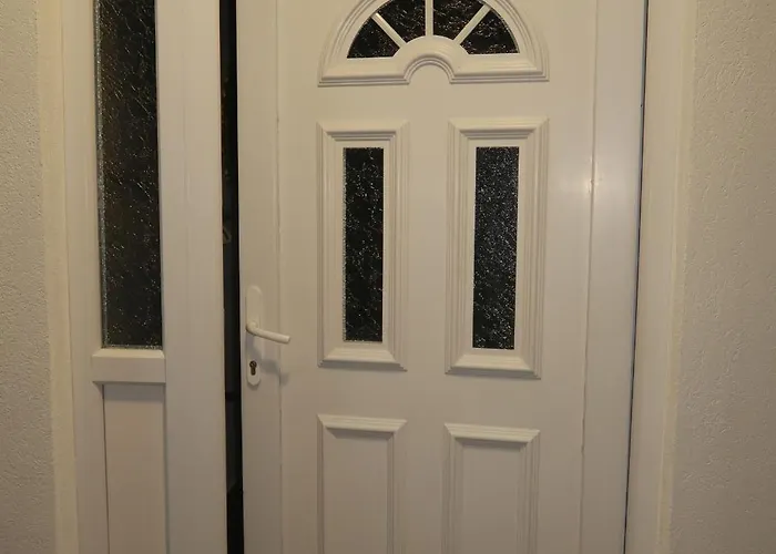 Two Bedroom Apartment In Mostar With Terrace & View *